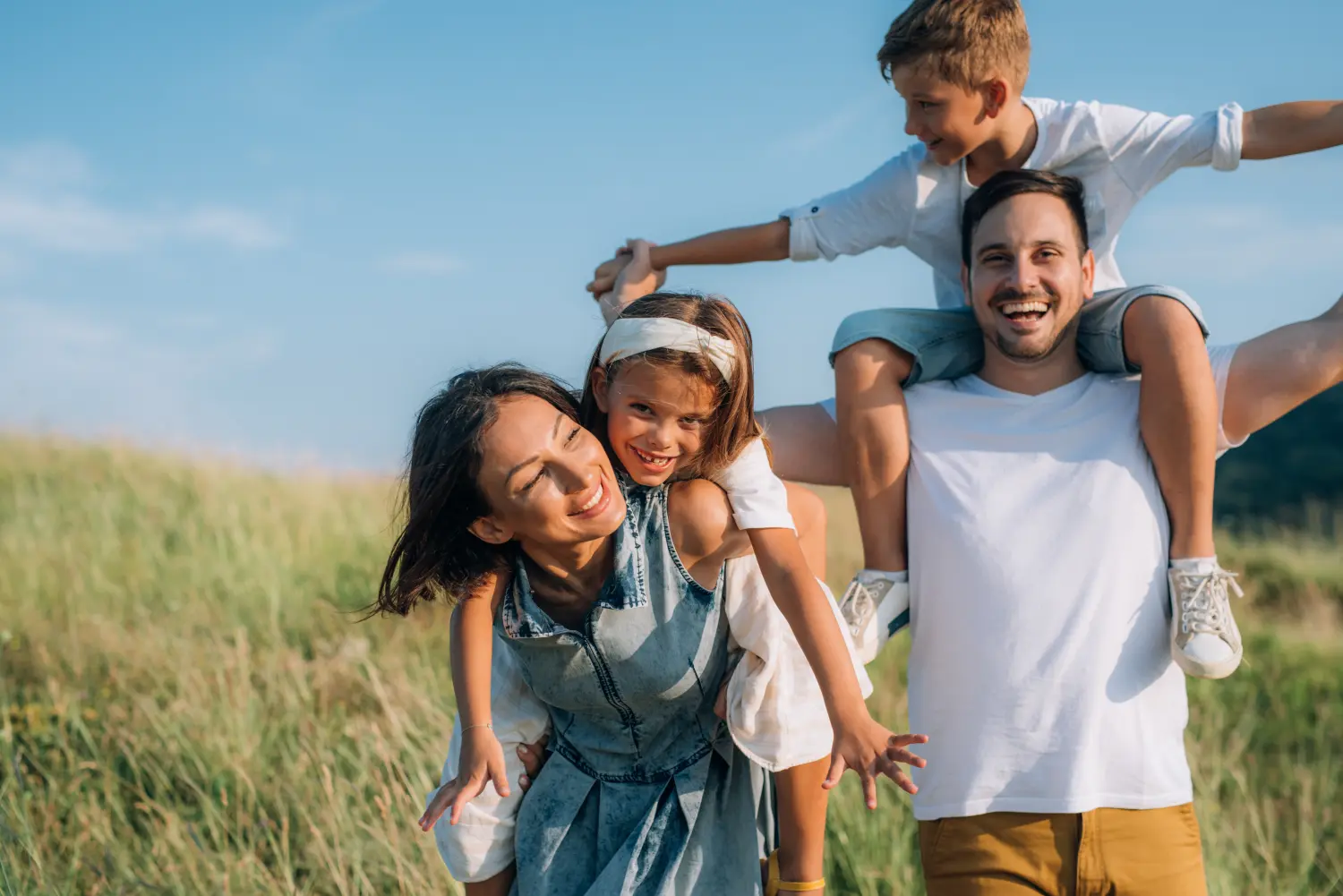 Eine glückliche Familie von Zahnärzte am Uhlenhorst